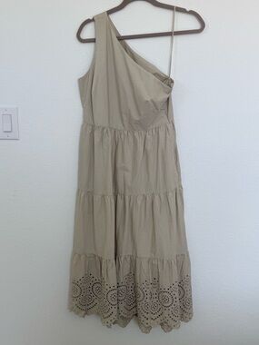 GAP beige one shoulder cotton dress with islet bottom.  Perfect for summer.